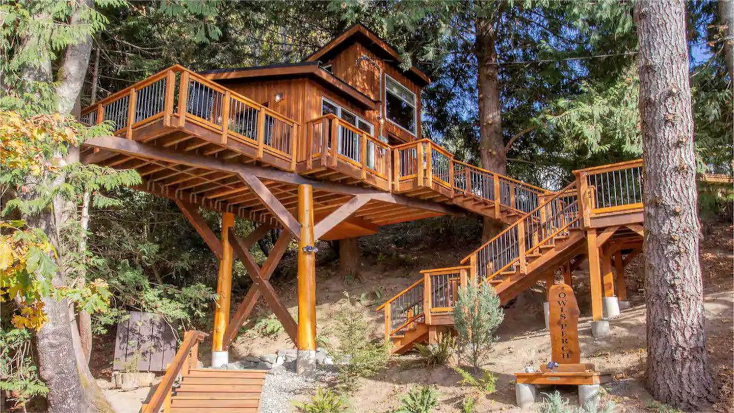 Amazing Tree House Rental for Glamping on Vancouver Island, BC for a romantic weekend getaway