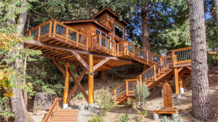 Amazing Tree House Rental Glamping Getaway Canada