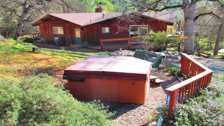 Camping Tree House with 360-Degree Views near Yosemite, California