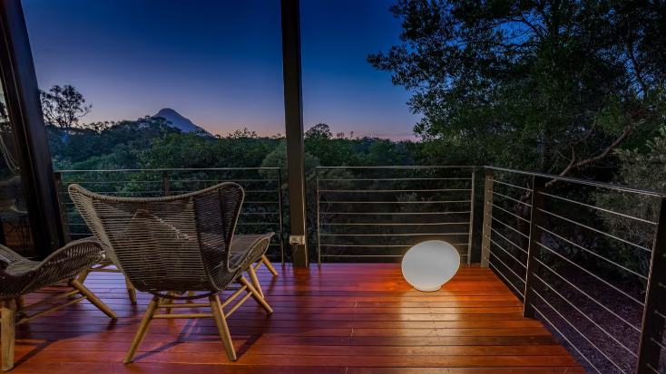 Sunshine Coast Glass Cabin Rentals for Holidays in Queensland Bushlands, surfing australia