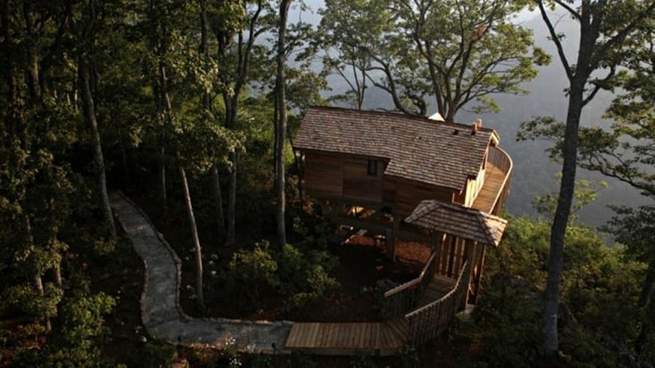 Tree house rental: Blue Ridge Mountains camping vacations