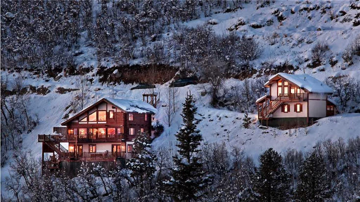 Luxury Cabin Rental with a Hot Tub for Steamboat Springs Getaway in Colorado, gift of Glamping