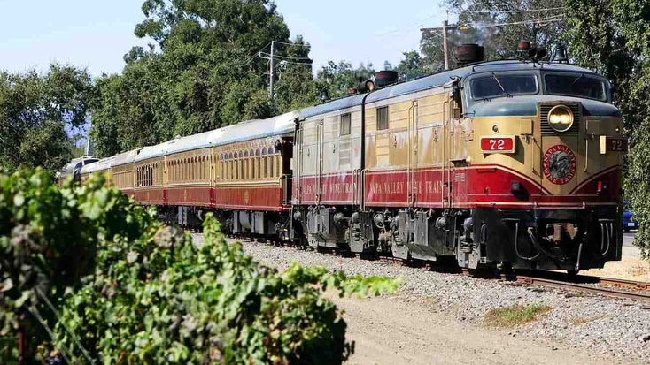 Napa Valley wine train: winery tours in California