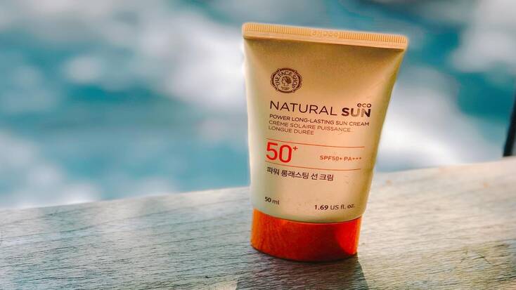 Sun cream for safe camping vacations 2021