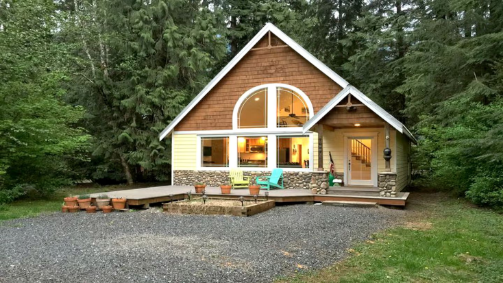 Family-Friendly and Contemporary Cabin in the North Cascades of Washington, camping sites with cabins near me