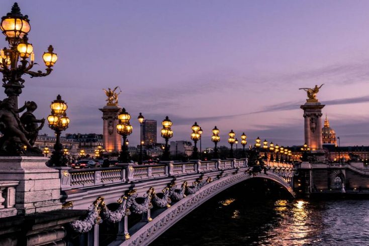 Beautiful views of bridge in Paris: vacation ideas 2021
