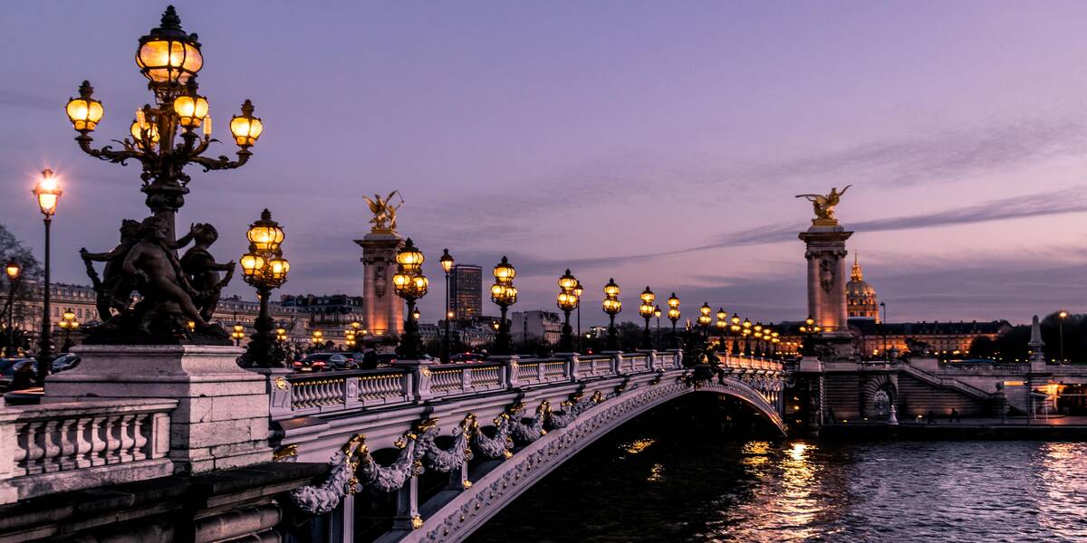 Beautiful views of bridge in Paris: vacation ideas 2021