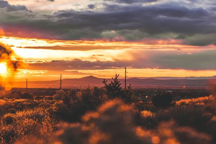 Sunset views from the best places to stay near Santa Fe: vacations in New Mexico