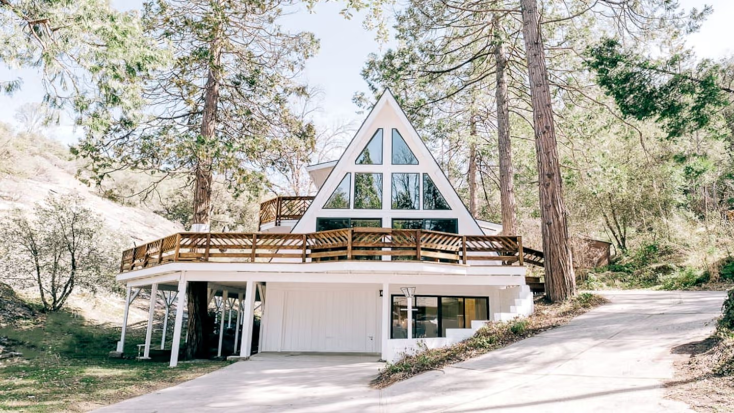 Dreamy A-Frame Cabin Rental near Yosemite and Bass Lake with perfect picnic areas