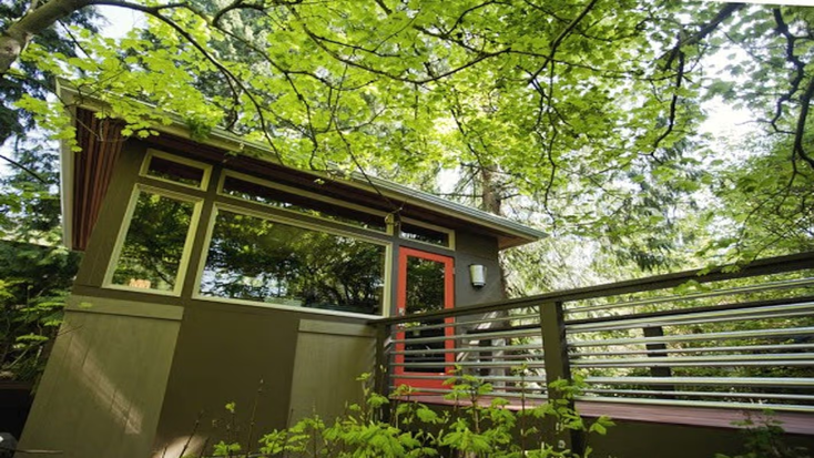Modern Luxury Elevated Cabin for Tree House-Style Experience in Seattle, summer getaway ideas