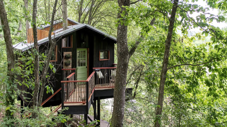 Romantic Tree House near Chattanooga in the North Georgia Woodlands, top 5 tree houses 