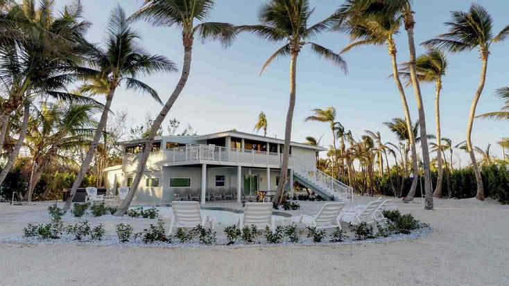 Stay in a luxury vacation rental in the Florida keys and escape the Miami crowds