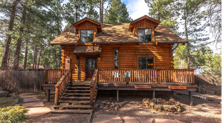 Pet-Friendly Log Cabin Rental for a Peaceful Retreat in Flagstaff, Arizona