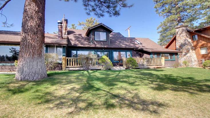 One of the best Big Bear Lake cabin rentals with a private dock.