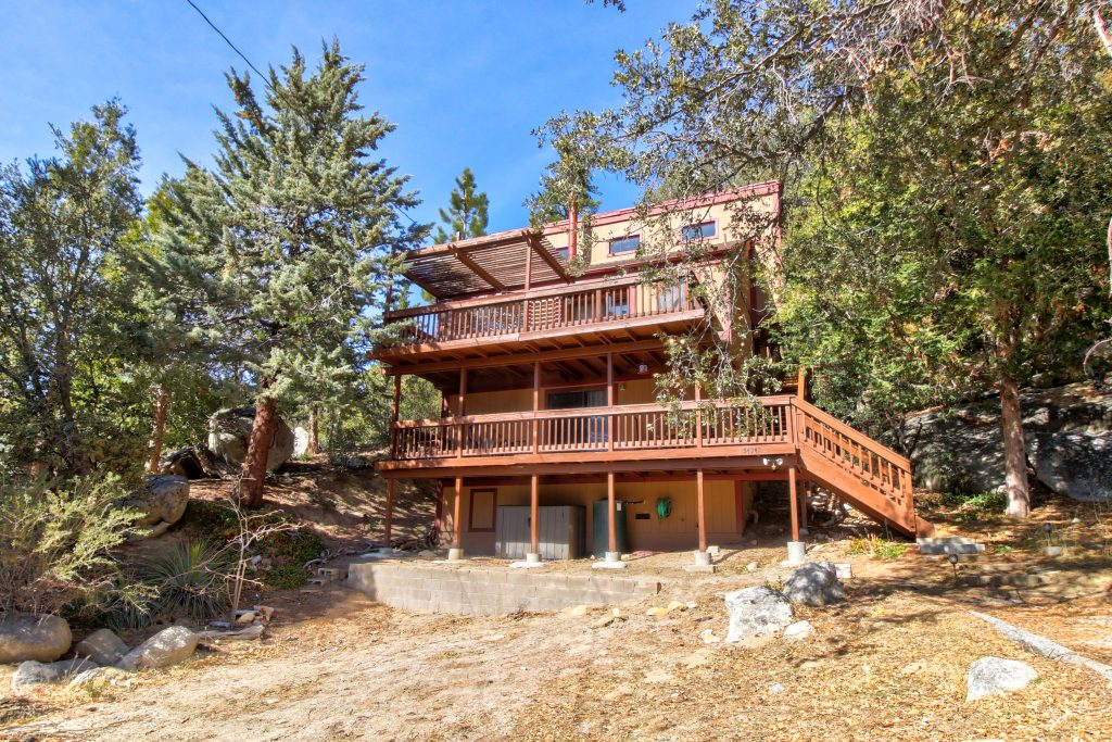 Uma cabana perto de trilhas deslumbrantes em Idyllwild, CA