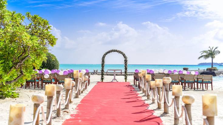 Head to the beach by getting married in Florida