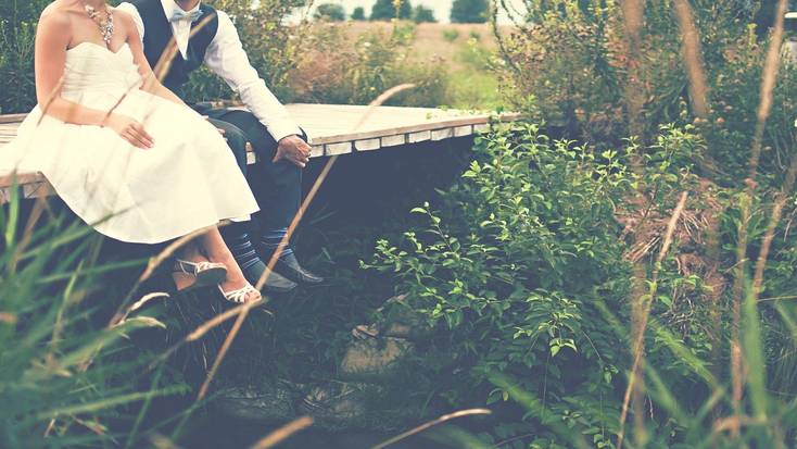 Start planning your glamping wedding today!