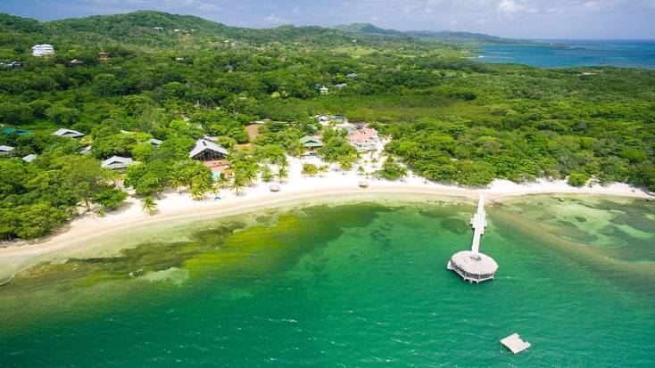 Spend Christmas in Honduras when you book a rental on Roatán Island!