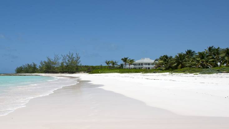 Stay in a beachfront rental during your Bahamas vacation