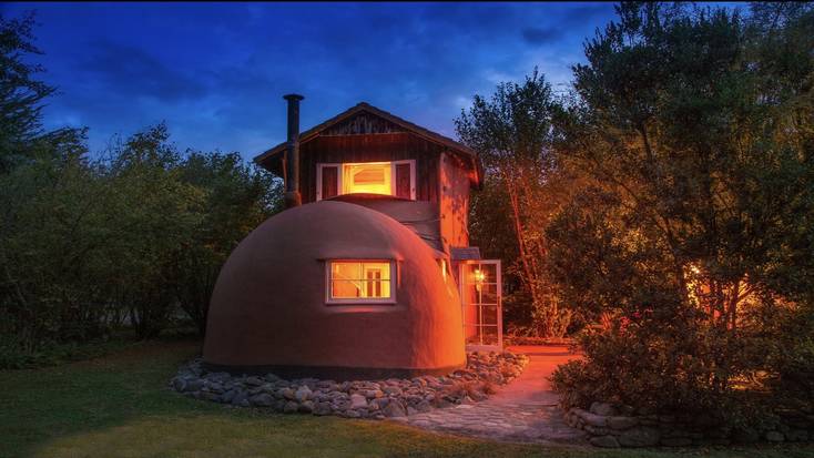 The boot-shaped cabin at night