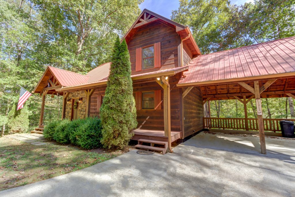 Book a getaway in a luxury cabin rental in Georgia with your tax refund