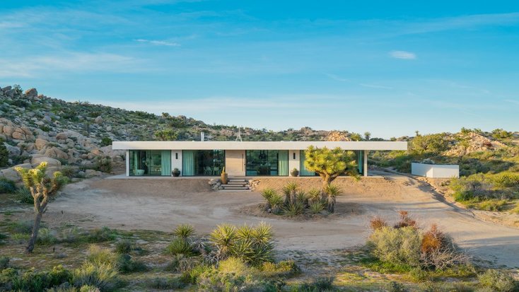A villa in Joshua Tree for a Valentine's Day getaway: Valentine's Day gifts for her.