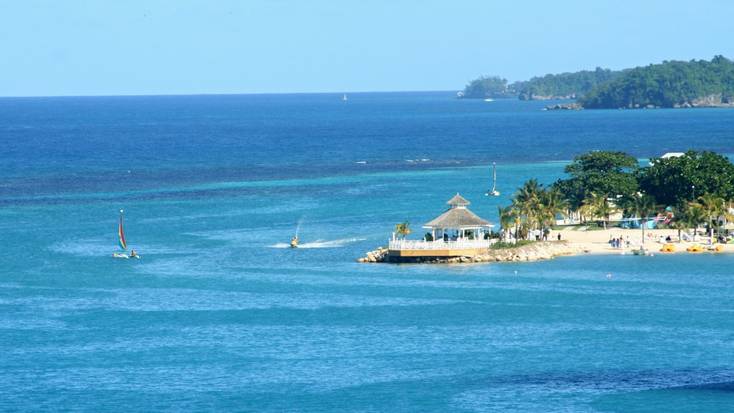 Discover the beauty of Jamaica