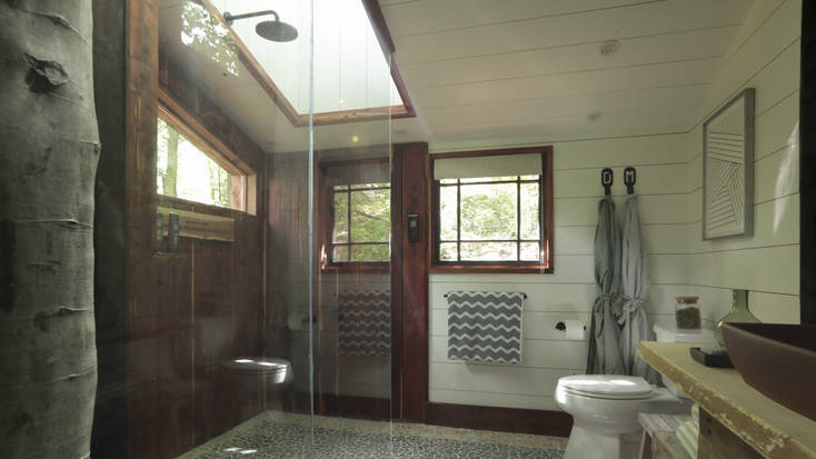 The spacious bathroom