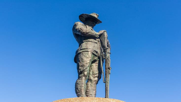 Uma estátua memorial Anzac