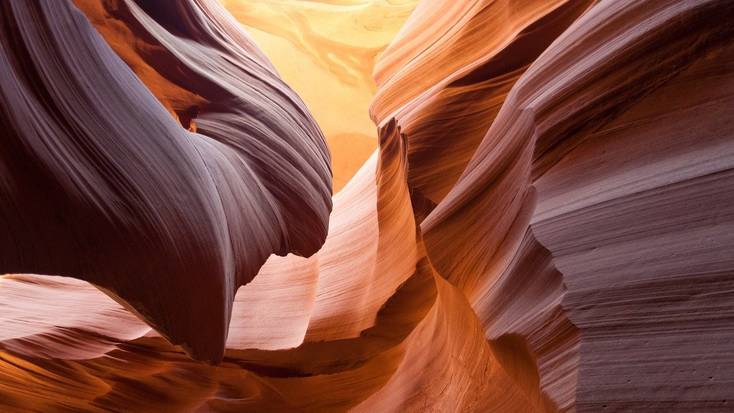Stunning rock formations in Lower Antelope Canyon