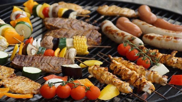 A barbecue, one of the best presents for dad