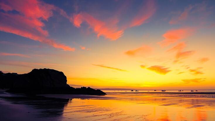Sunset over the beach in Tenby, Pembrokeshire