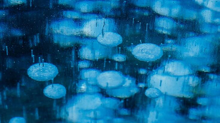 Frozen bubbles in Abraham Lake