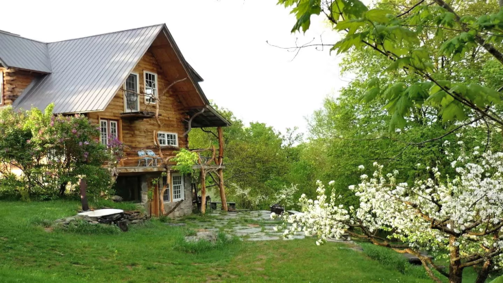 Breathtaking Year-Round Views from Luxury Cabin on New York-Vermont Border, staycations