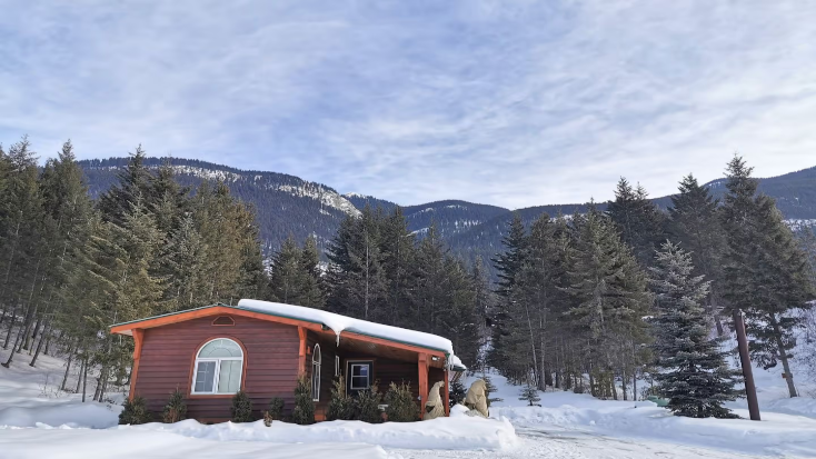 Cabin Rental in Golden, British Columbia, Bnaff National Park