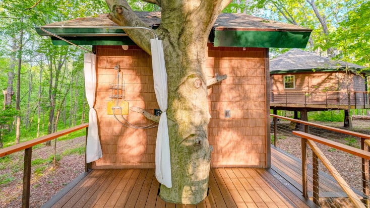 View of tree house outdoor shower in Nashville Tennessee