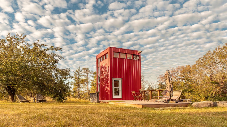 Bright Tiny House for an Unforgettable Visit Canada in Summer Belleville, Ontario