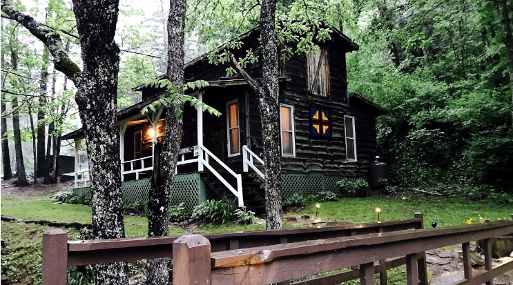 Cozy Lofted Rental for Four in Repurposed Barn near West Jefferson, North Carolina