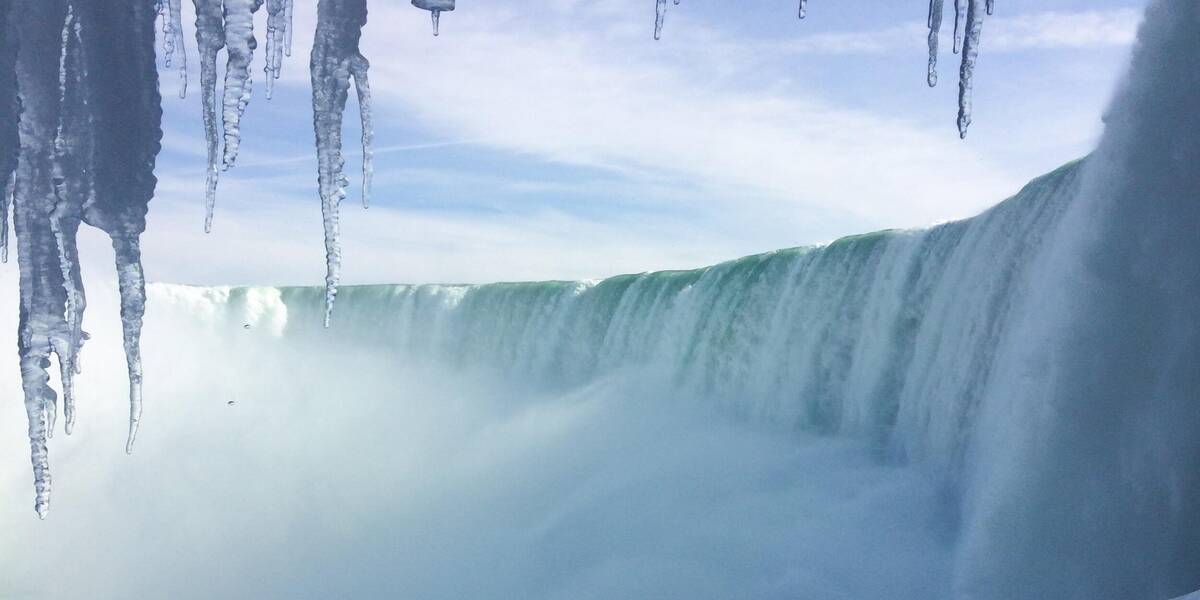 Niagara Falls Runs Dry Day