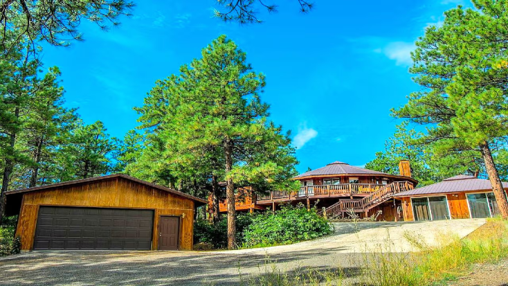 Unique Tree House-Style Cabin Rental with a Luxury Hot Tub in Pagosa Springs, Colorado