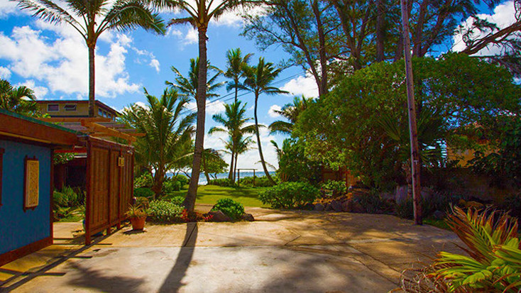 Beach house villa in one of the bet vacation spots in Hawaii