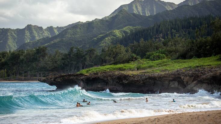 A beach in Hawaii: Vacations 2022!