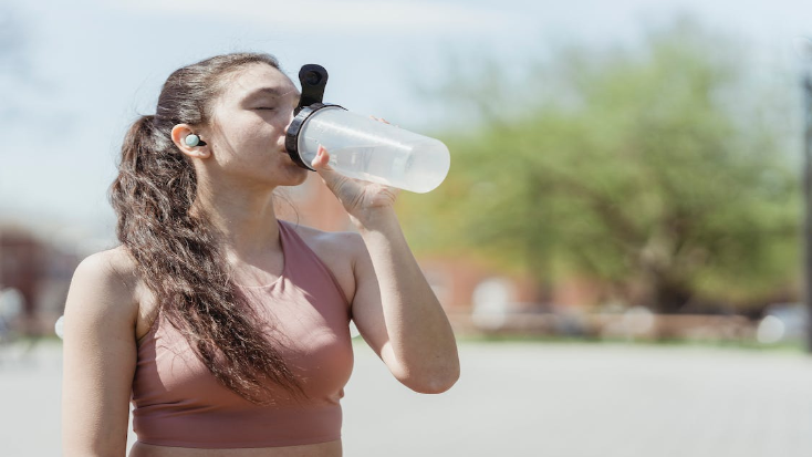 how to keep cool in the heat stay hydrated