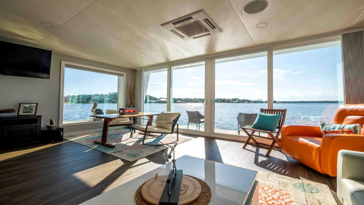Luxury Houseboat Rental Perfect for Glamping in Florida, summer glamping