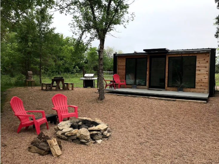 Peaceful Cabin on a Creek near Hico for Glamping in Texas