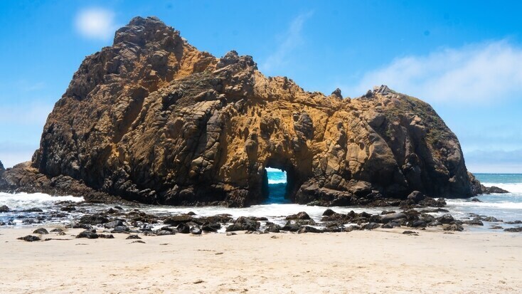 keyhole arch rock formation california