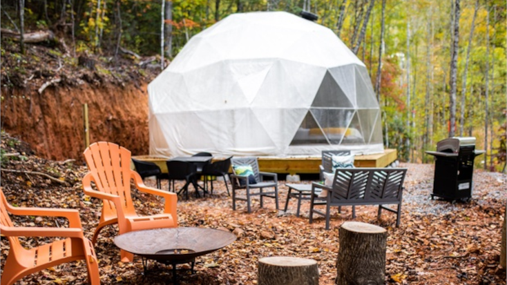 Rent this romantic dome for the g¡best fall getaway this year