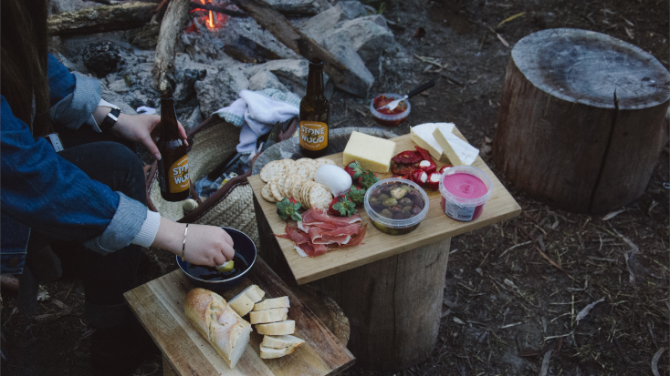 bring the right snacks on your camping trip 