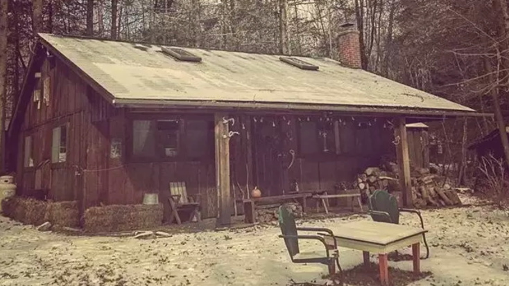 Overnight In A Haunted Old Mountain Cabin: A Scottish Bothy