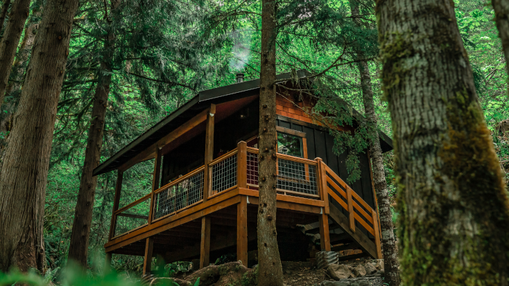 A cabin rental in Rhododendron near Mount Hood, Oregon.